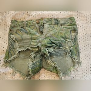 Palm tree shorts